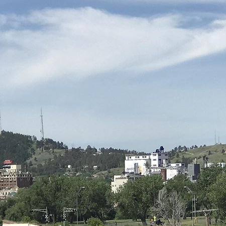 The Nest Hotel Rapid City Luaran gambar